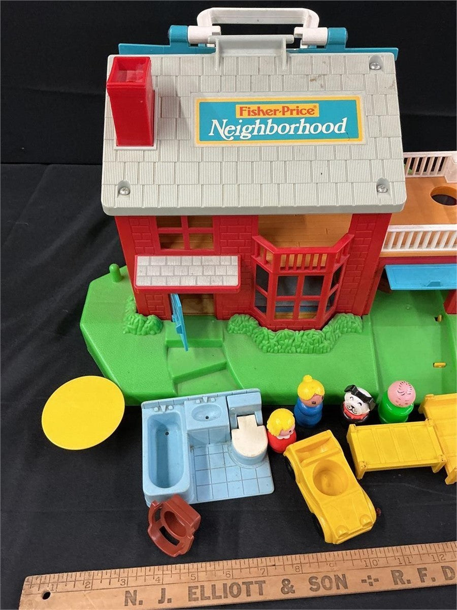 1989 Fisher Price Little People Neighborhood Playset #2551 red & yellow house – photo 3