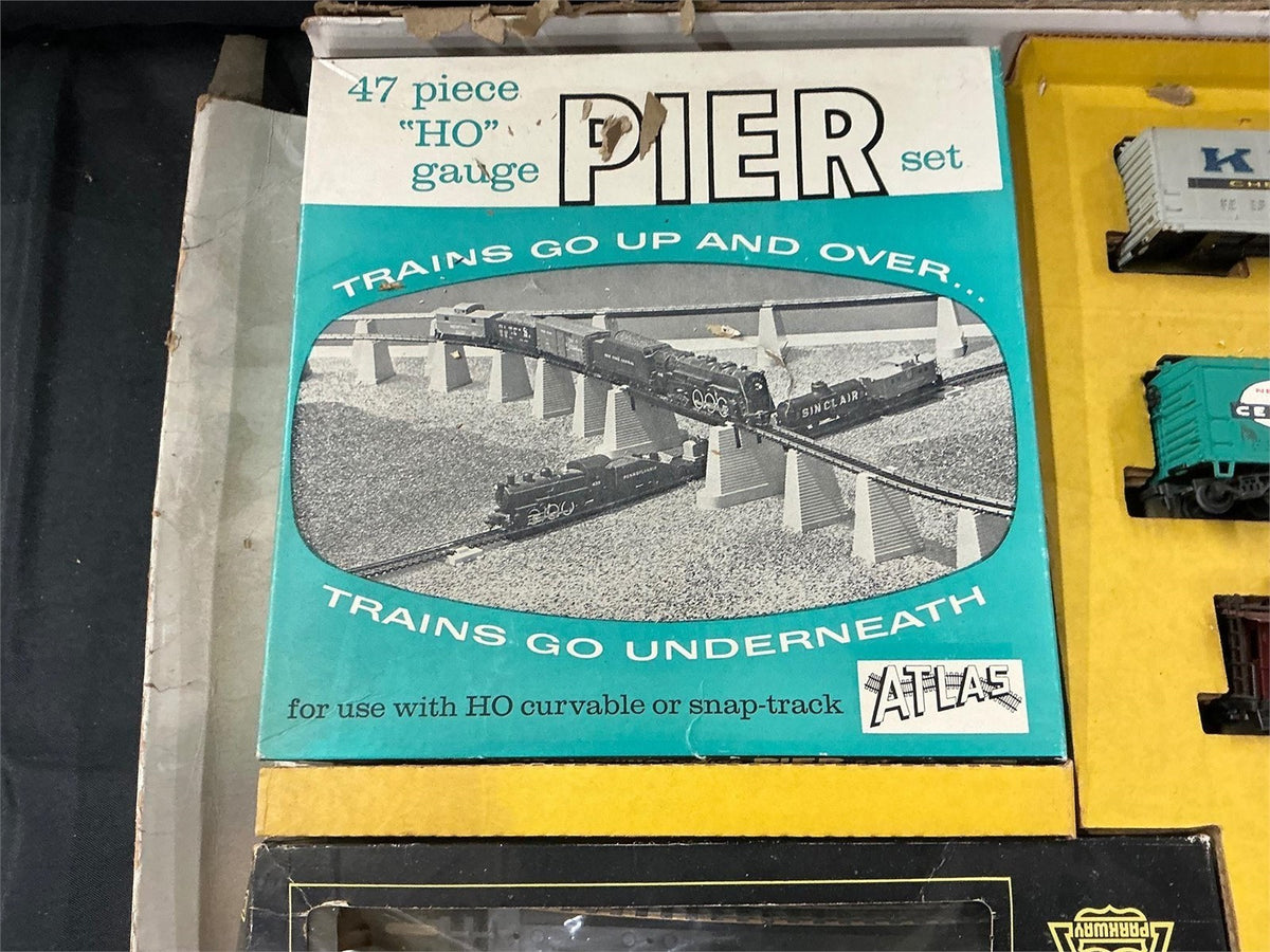 Vintage HO Scale Santa Fe #5028 Train Set Lot Cars Track Atlas Pier Set UNTESTED – photo 7