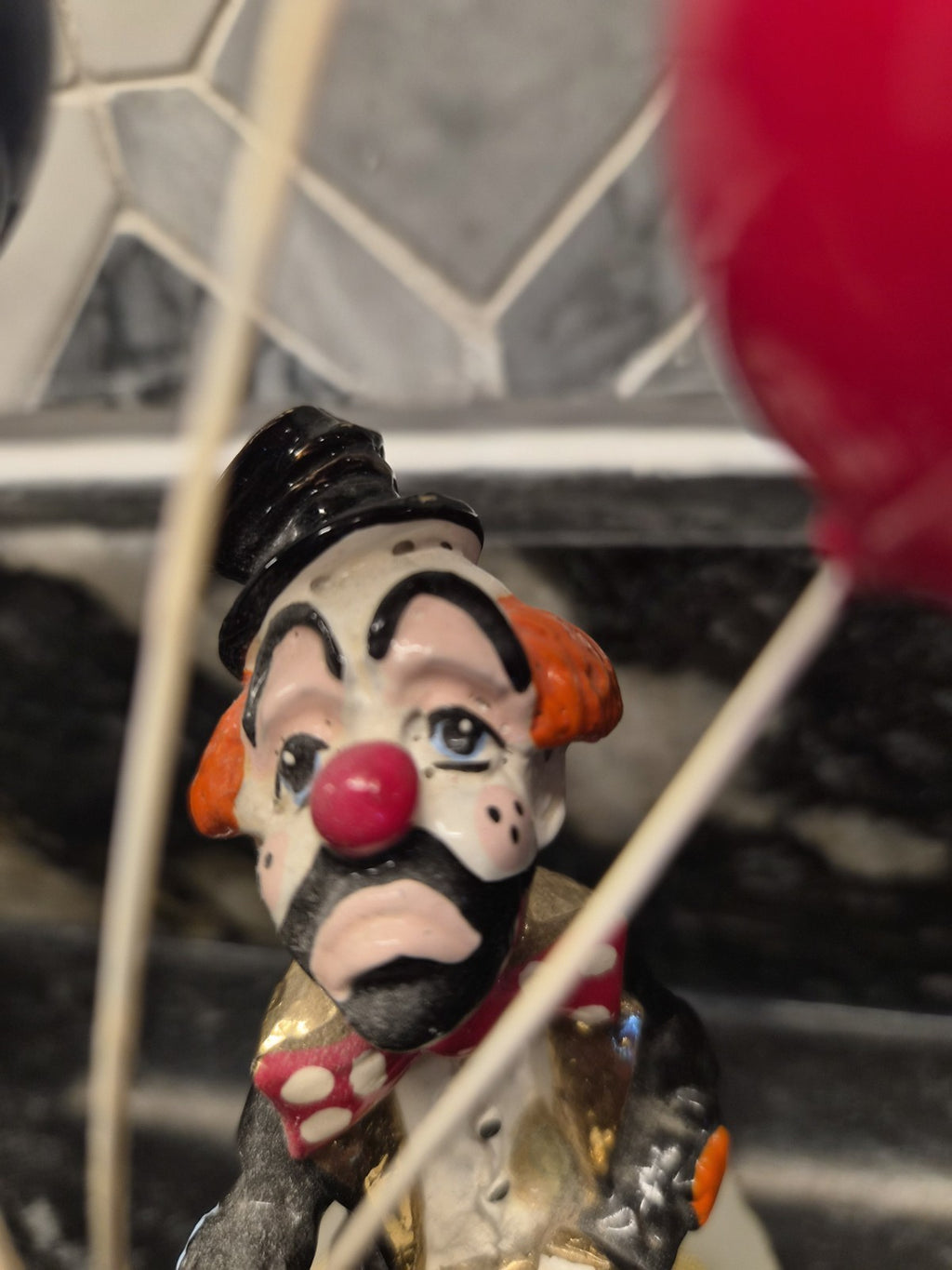 a vintage Ron Lee signed clown sculpture titled "Hobo Joe with Balloons." – photo 6