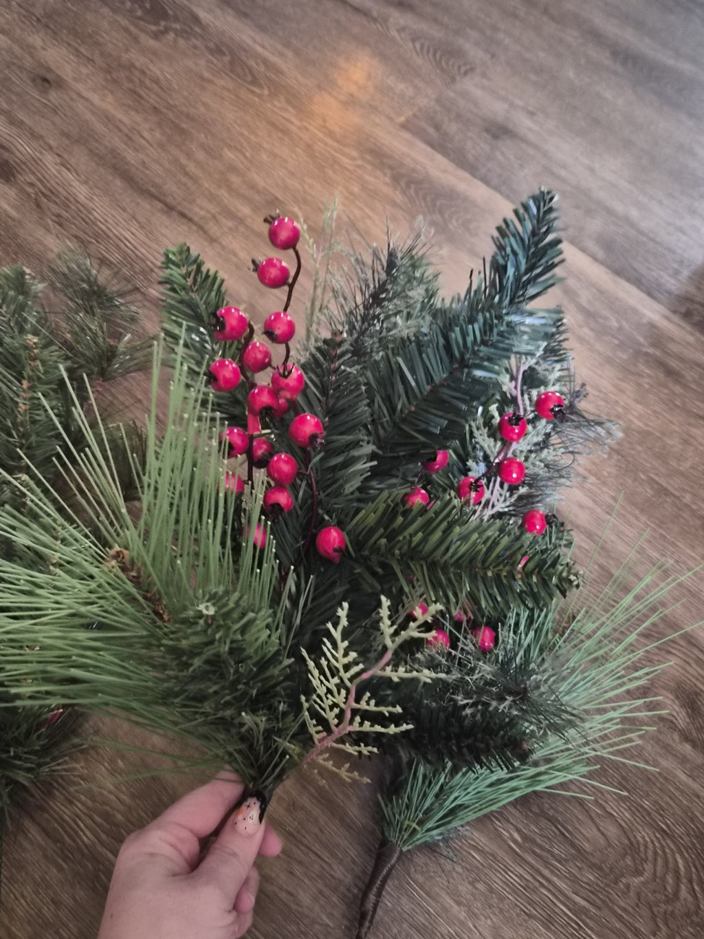 Pine Garland And Picks – photo 5
