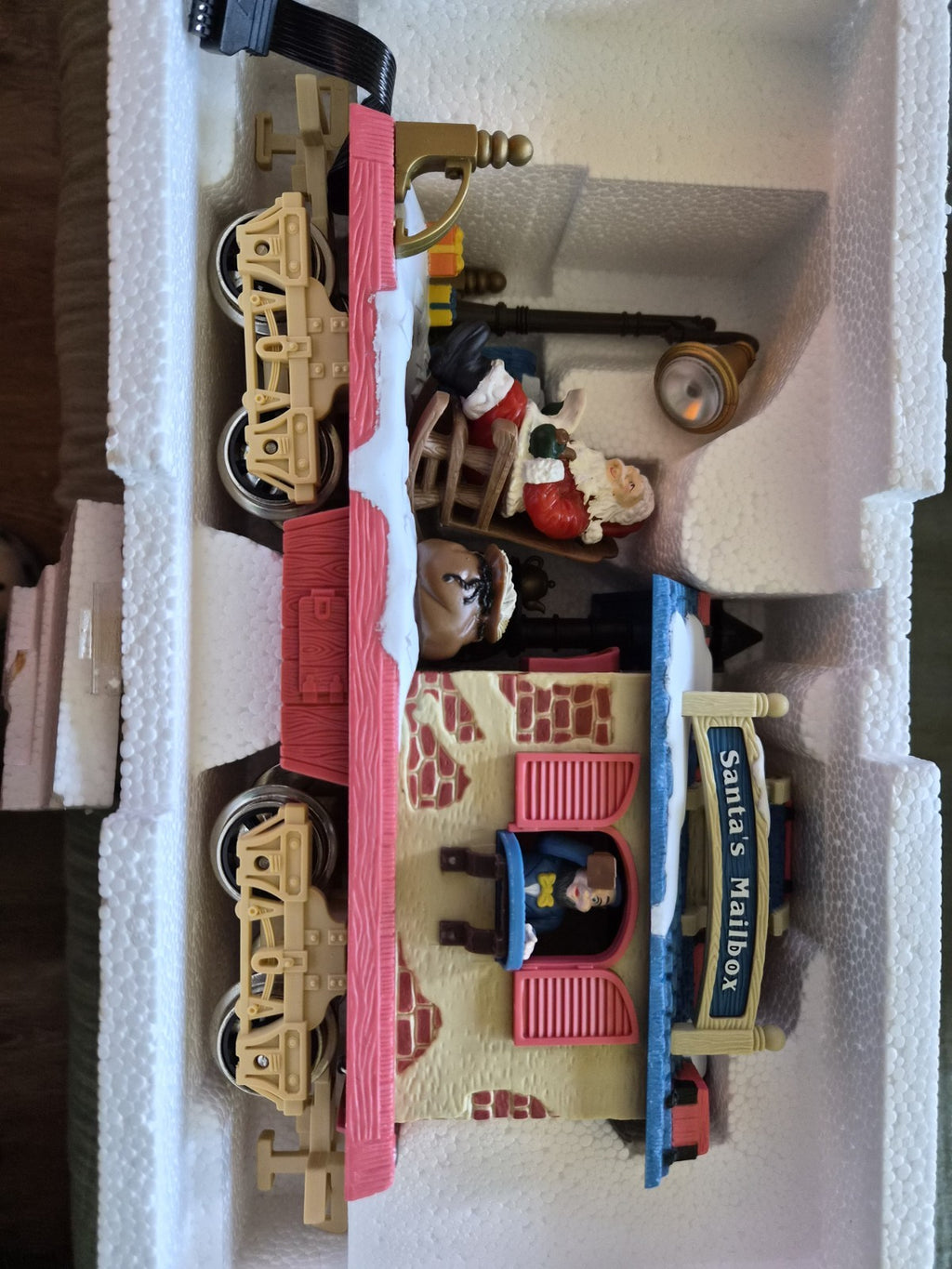 New Bright Holiday Express Santa’s Mailbox 380-1 Animated Christmas Train Tested – photo 3