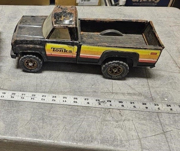 Vintage Tonka 4x4 Pickup Toy Truck 14” Pressed Steel Black & Yellow XR 101