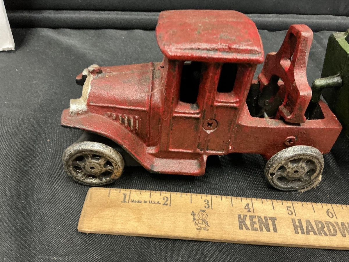 Decorative Cast Iron Style Toy Wrecker Semi Truck & Green SPEED Trailer Lot – photo 5