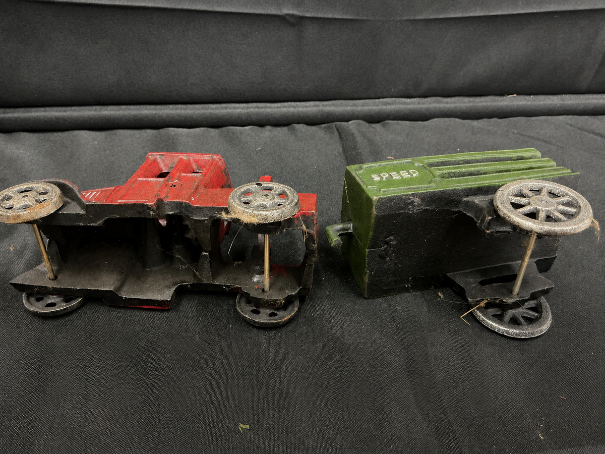 Decorative Cast Iron Style Toy Wrecker Semi Truck & Green SPEED Trailer Lot – photo 7
